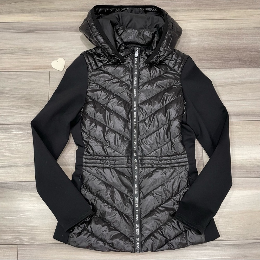 GUESS Los Angeles Lightweight Black Puffer Jacket with Fitted Sleeves Size Small